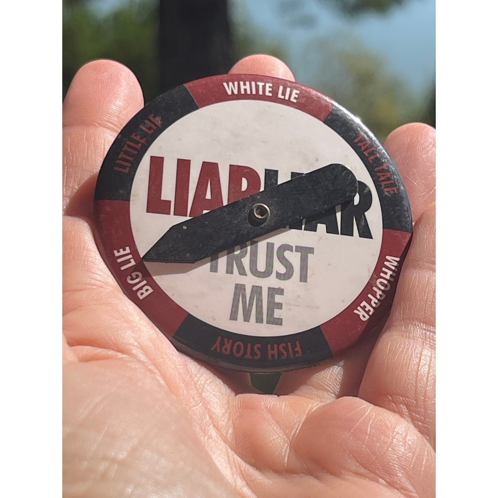 00042 - Vintage Liar Liar Spinner Pin Badge Novelty Humor Retro Collectible - Picture 5 of 5